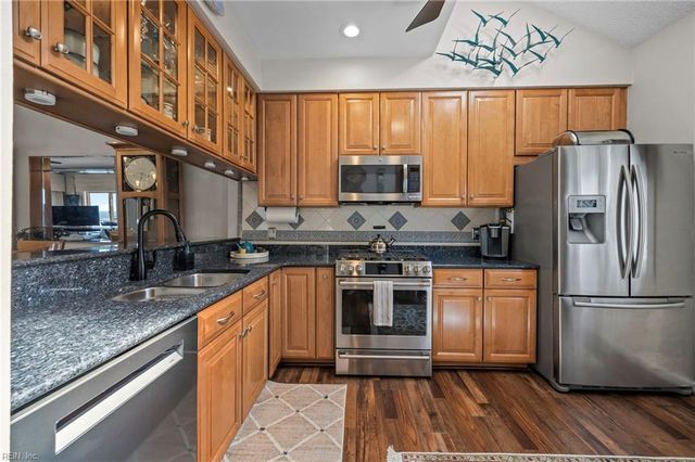 9516 Bay Front DR, Norfolk, VA 23518