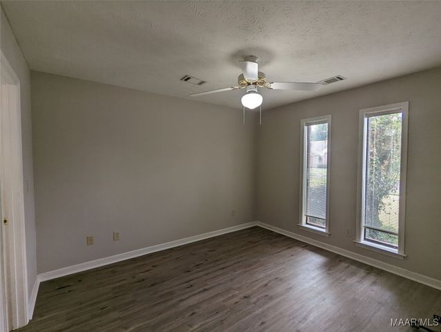 6257 BELL GABLES ., Montgomery, AL 36117