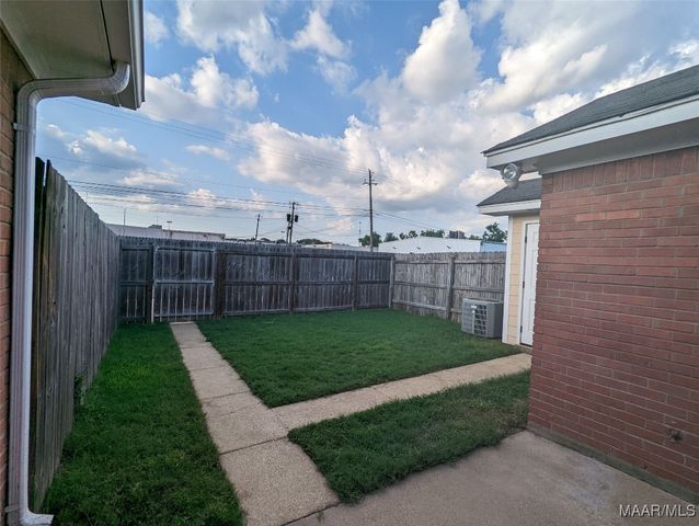 6257 BELL GABLES ., Montgomery, AL 36117