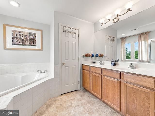 301 DANVILLE DR, Williamstown, NJ 08094