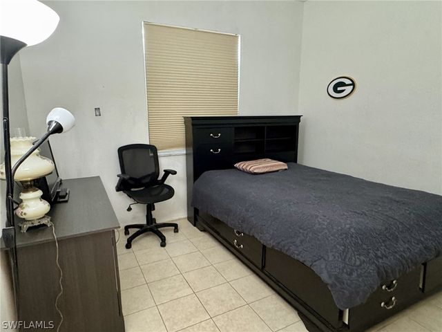 2041 24th AVE NE, Naples, FL 34120