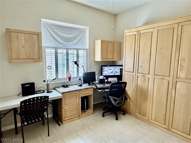 2041 24th AVE NE, Naples, FL 34120