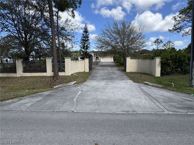 2041 24th AVE NE, Naples, FL 34120