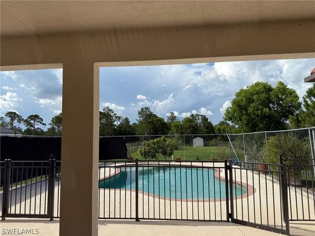 2041 24th AVE NE, Naples, FL 34120