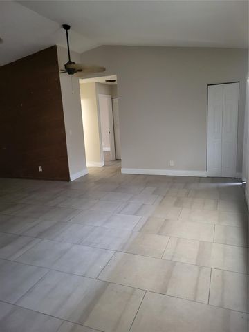7816 SW 7th Place, North Lauderdale, FL 33068
