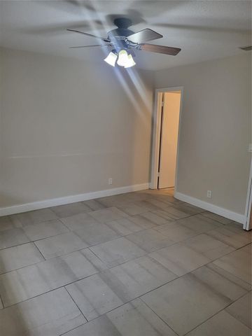 7816 SW 7th Place, North Lauderdale, FL 33068