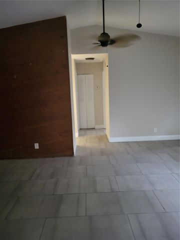 7816 SW 7th Place, North Lauderdale, FL 33068
