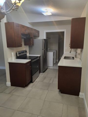 7816 SW 7th Place, North Lauderdale, FL 33068