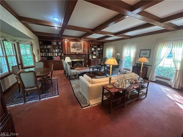 9230 Amber Wood Drive, Kirtland, OH 44094