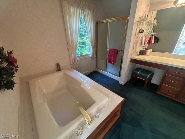 9230 Amber Wood Drive, Kirtland, OH 44094