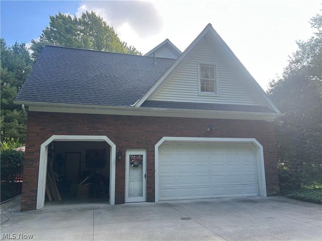 9230 Amber Wood Drive, Kirtland, OH 44094