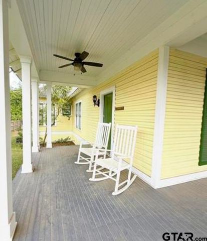 202 Graham St, Mineola, TX 75773