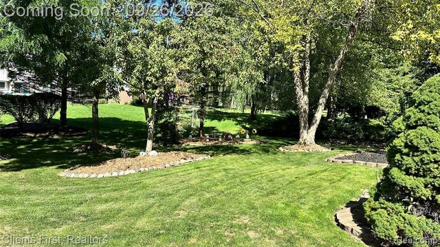 48760 Fifth Avenue, Canton, MI 48188