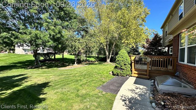 48760 Fifth Avenue, Canton, MI 48188