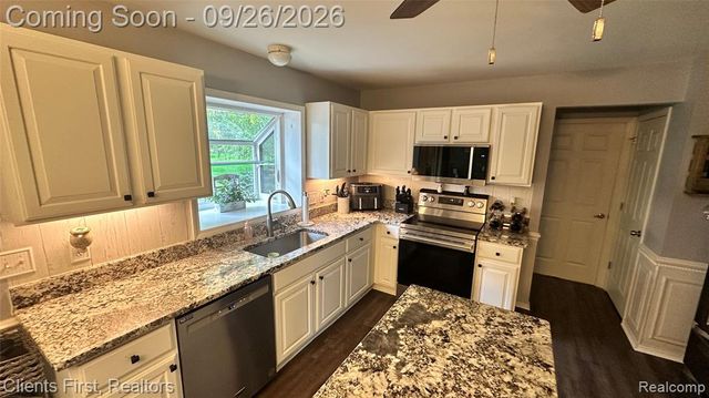 48760 Fifth Avenue, Canton, MI 48188