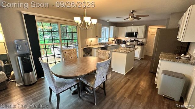 48760 Fifth Avenue, Canton, MI 48188