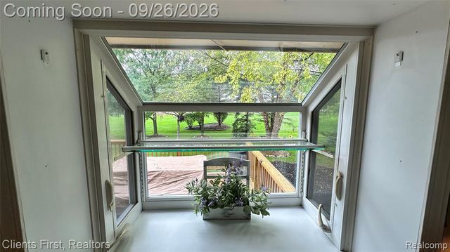 48760 Fifth Avenue, Canton, MI 48188