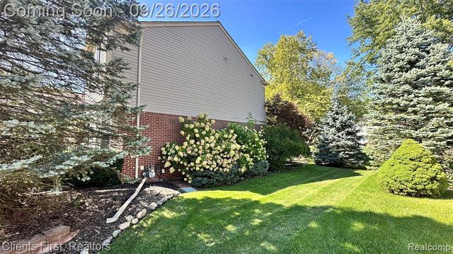 48760 Fifth Avenue, Canton, MI 48188