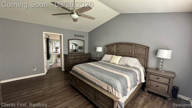 48760 Fifth Avenue, Canton, MI 48188