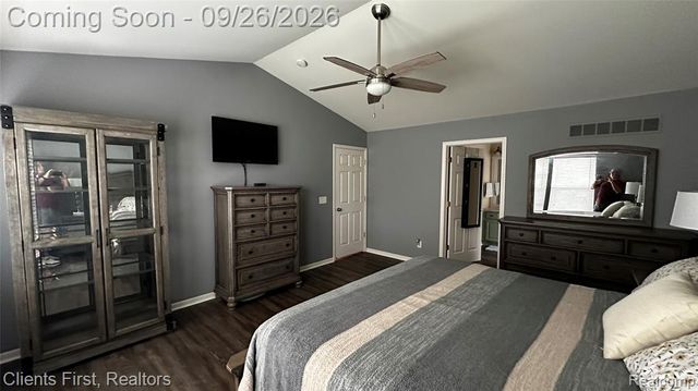 48760 Fifth Avenue, Canton, MI 48188