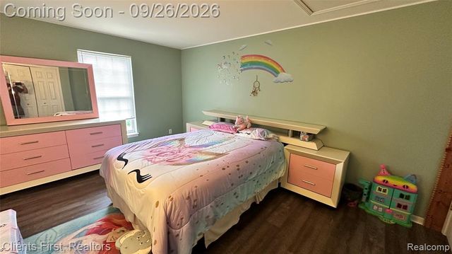 48760 Fifth Avenue, Canton, MI 48188