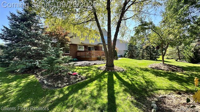 48760 Fifth Avenue, Canton, MI 48188