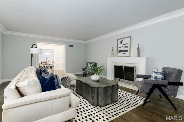 18 Country Aire Drive, St Louis, MO 63131