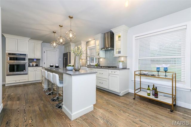 18 Country Aire Drive, St Louis, MO 63131