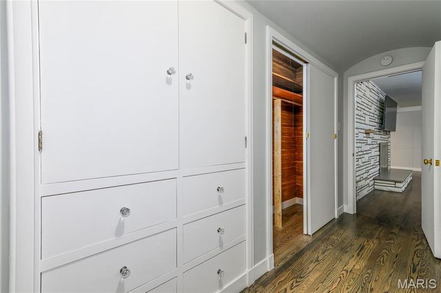 18 Country Aire Drive, St Louis, MO 63131