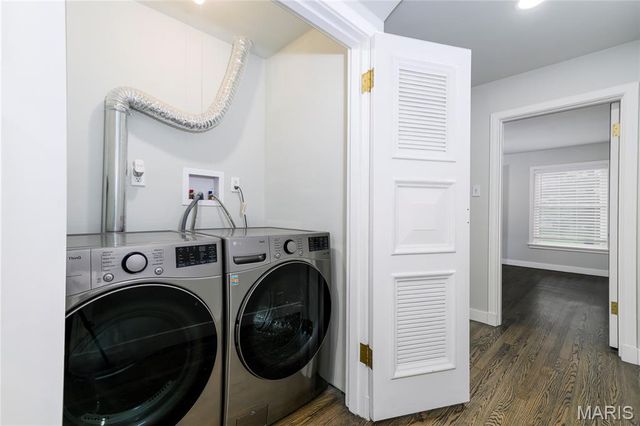 18 Country Aire Drive, St Louis, MO 63131