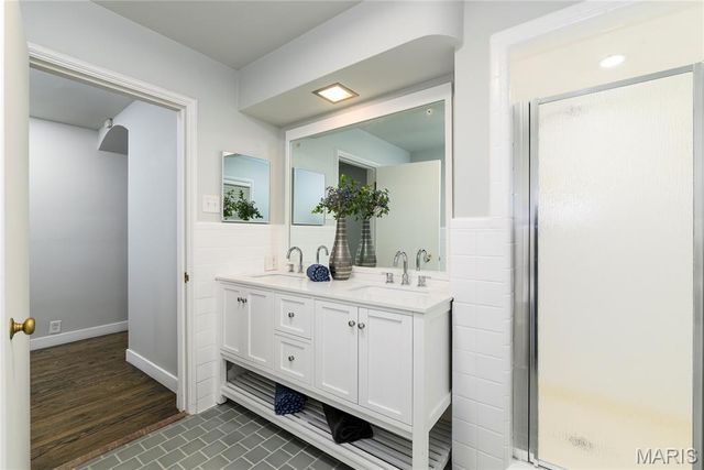 18 Country Aire Drive, St Louis, MO 63131