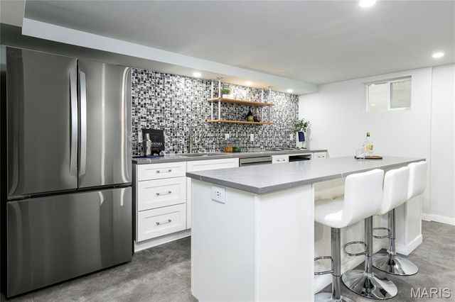 18 Country Aire Drive, St Louis, MO 63131