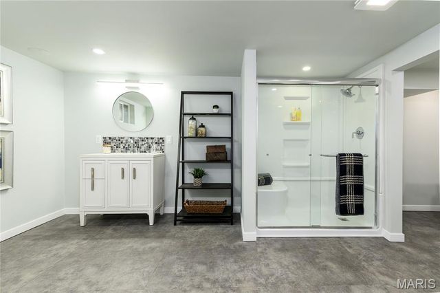 18 Country Aire Drive, St Louis, MO 63131