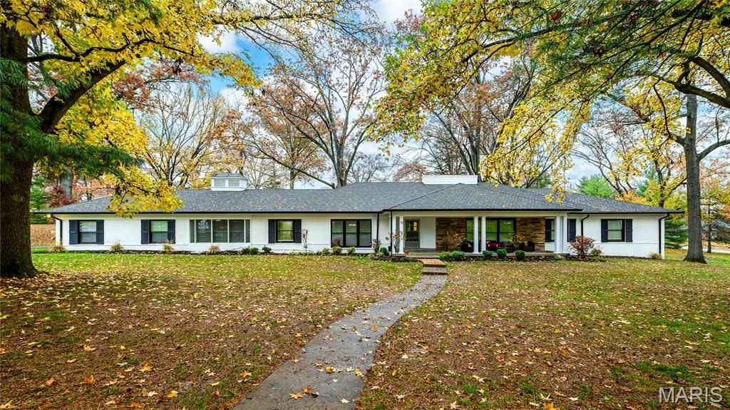18 Country Aire Drive, St Louis, MO 63131