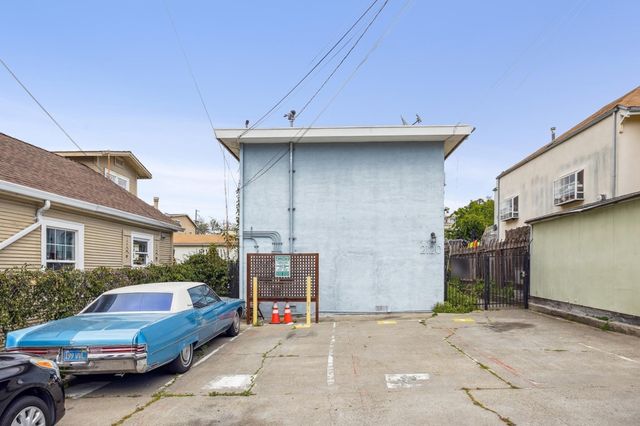 2120 E 22Nd St, Oakland, CA 94606