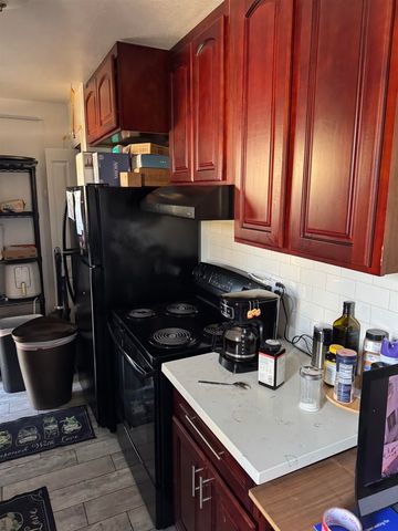 2120 E 22Nd St, Oakland, CA 94606