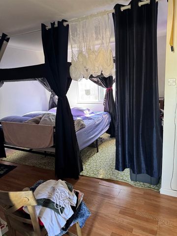 2120 E 22Nd St, Oakland, CA 94606