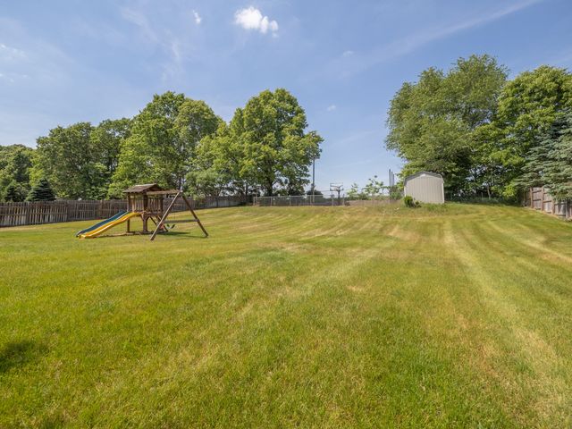 27120 Birmingham Court, Antwerp Twp, MI 49079
