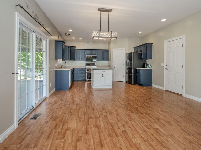 27120 Birmingham Court, Antwerp Twp, MI 49079