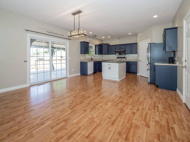 27120 Birmingham Court, Antwerp Twp, MI 49079