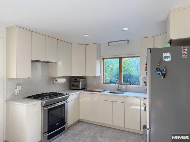 24 Palmer, Tenafly, NJ 07670