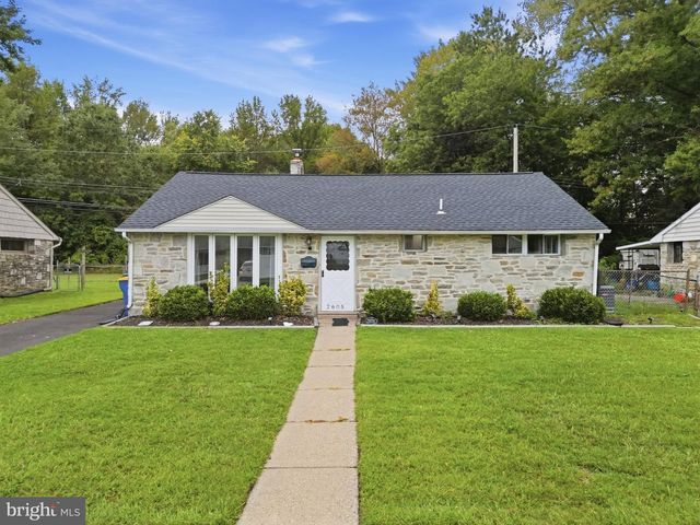 2605 WOODLAWN DR, Bristol, PA 19007