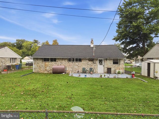 2605 WOODLAWN DR, Bristol, PA 19007