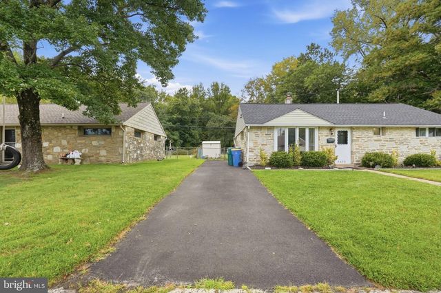 2605 WOODLAWN DR, Bristol, PA 19007