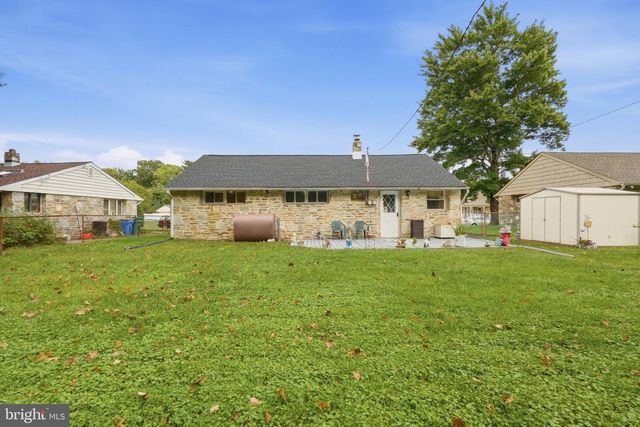 2605 WOODLAWN DR, Bristol, PA 19007