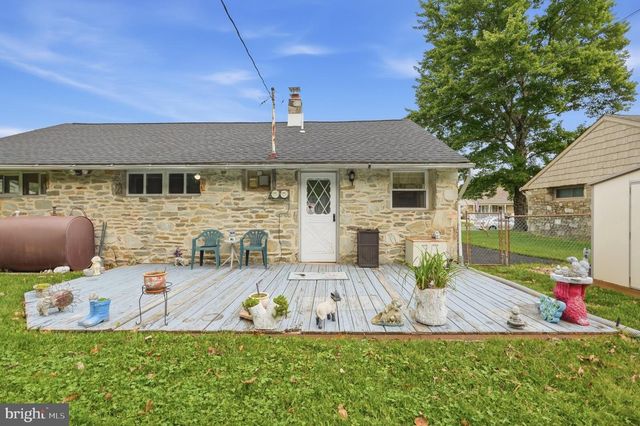 2605 WOODLAWN DR, Bristol, PA 19007