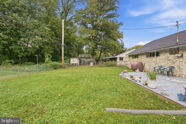 2605 WOODLAWN DR, Bristol, PA 19007