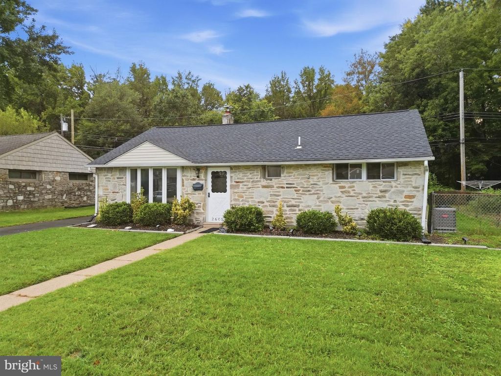 2605 WOODLAWN DR, BRISTOL, PA 19007 — photo 3