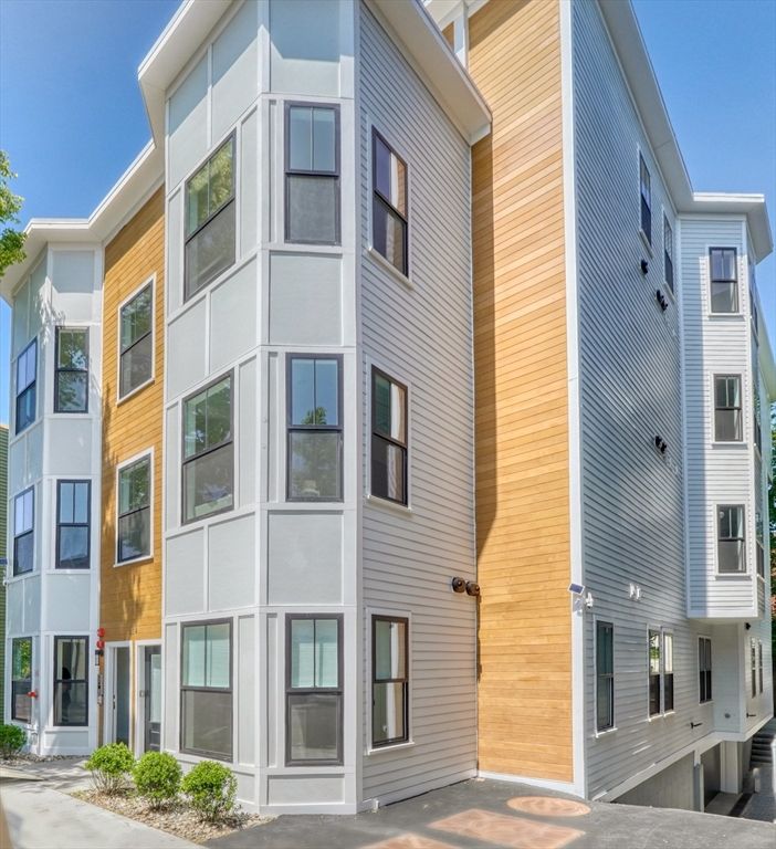 214 Havre Street 1, Boston, MA 02128