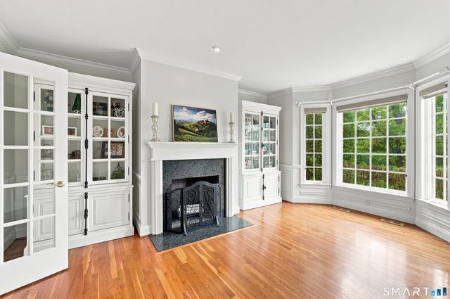9 Whitehall Court, Middlebury, CT 06762